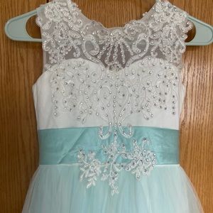 Beautiful Formal Girls Dress Size 8/9